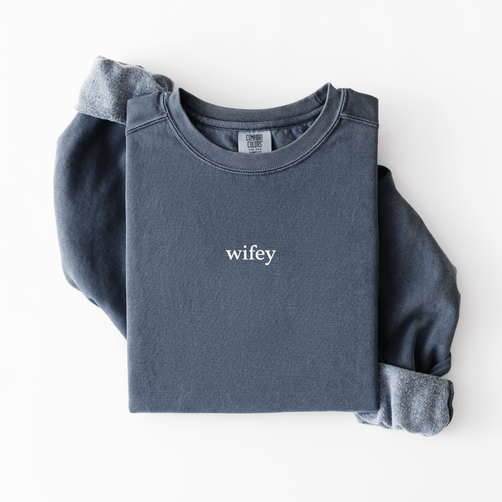 Garment-dyed wifey crewneck sweatshirt with embroidered lettering