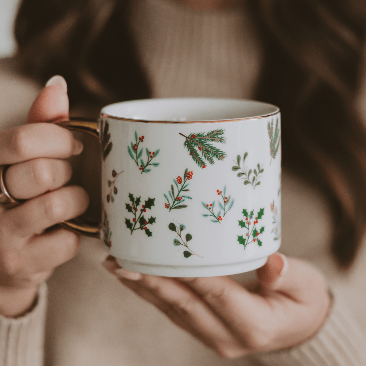 Holiday Greenery 14oz. Gold Handle Coffee Mug